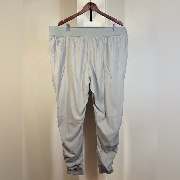 NWOT Lululemon Beyond the Studio Jogger Light Sage - Picture 9 of 12